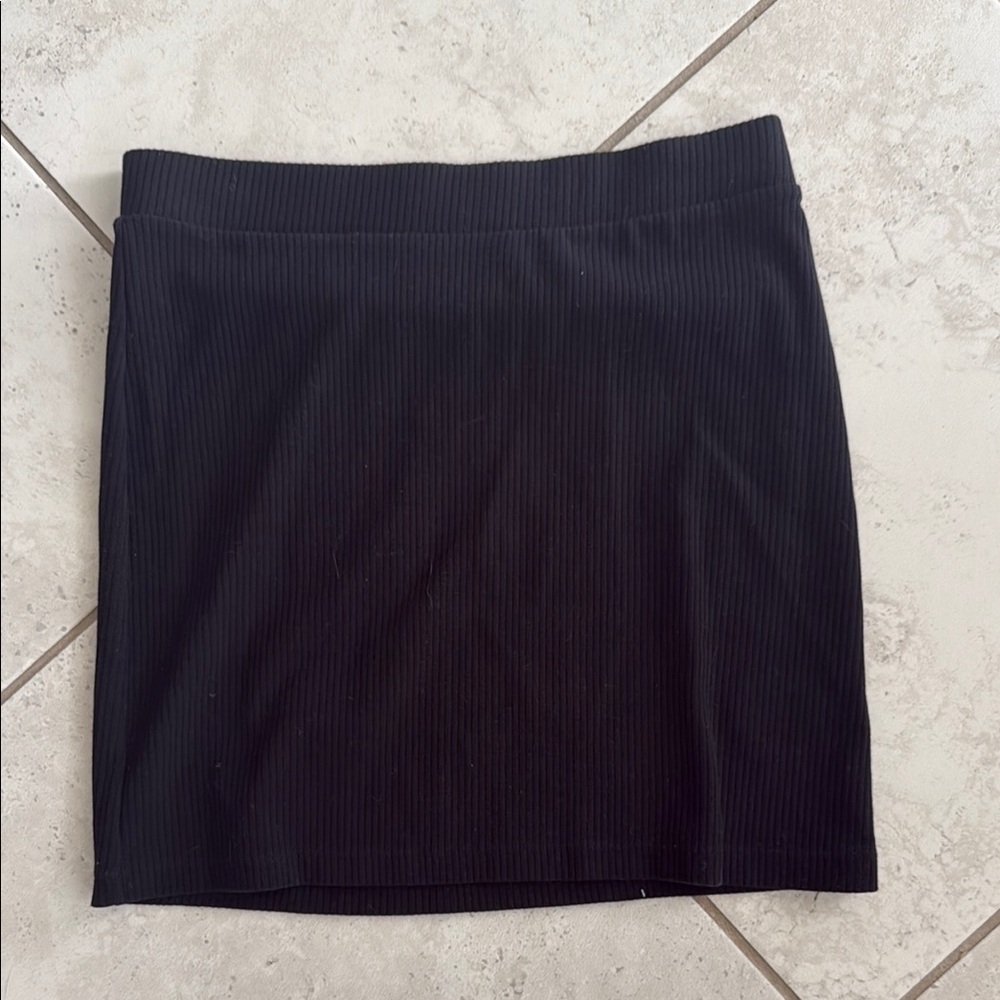 Classic Black Ribbed Skirt